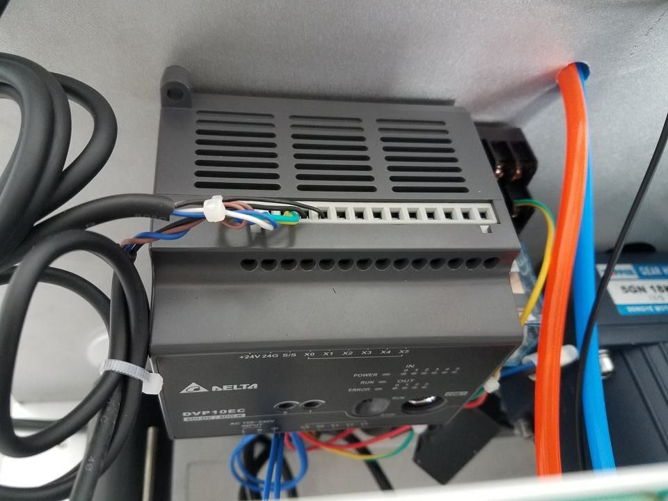 Nalepka do biurka, półautomatyczna nalepka na butelkę, aplikator etykiet, typ pneumatyczny